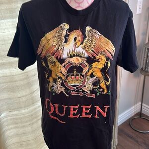 Queen band tee shirt size medium